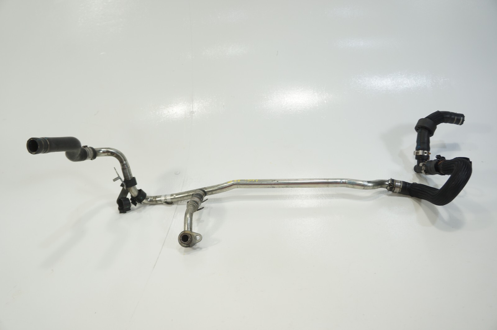 2014-2020 Maserati Ghibli Levante 3.0L V6 engine coolant line hose pipe oem