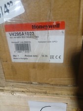 New HONEYWELL V4295A1023 - 120v 3/4" NPT NC Solenoid Gas Shut Off Valve 