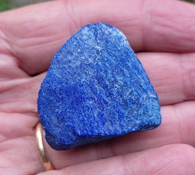 Lapislazuli roh schöne AA-Qualität, 38x36x18 mm, 31 g. Herkunft Afghanistan
