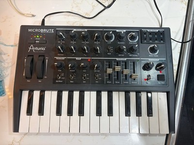 Arturia Microbrute Analog Synthesizer Keyboard W Power Supply/Free shipping