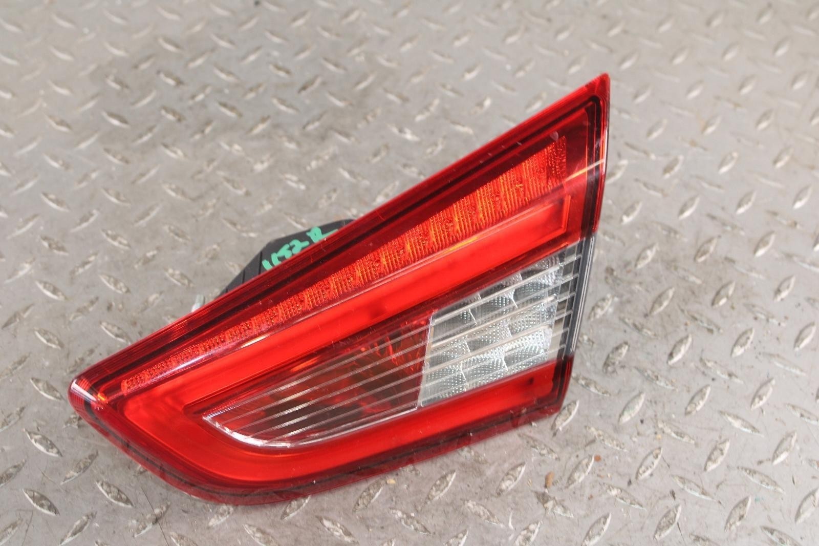 14-19 MASERATI GHIBLI Right RH Passenger Decklid Mounted Taillight Lens Unit OEM