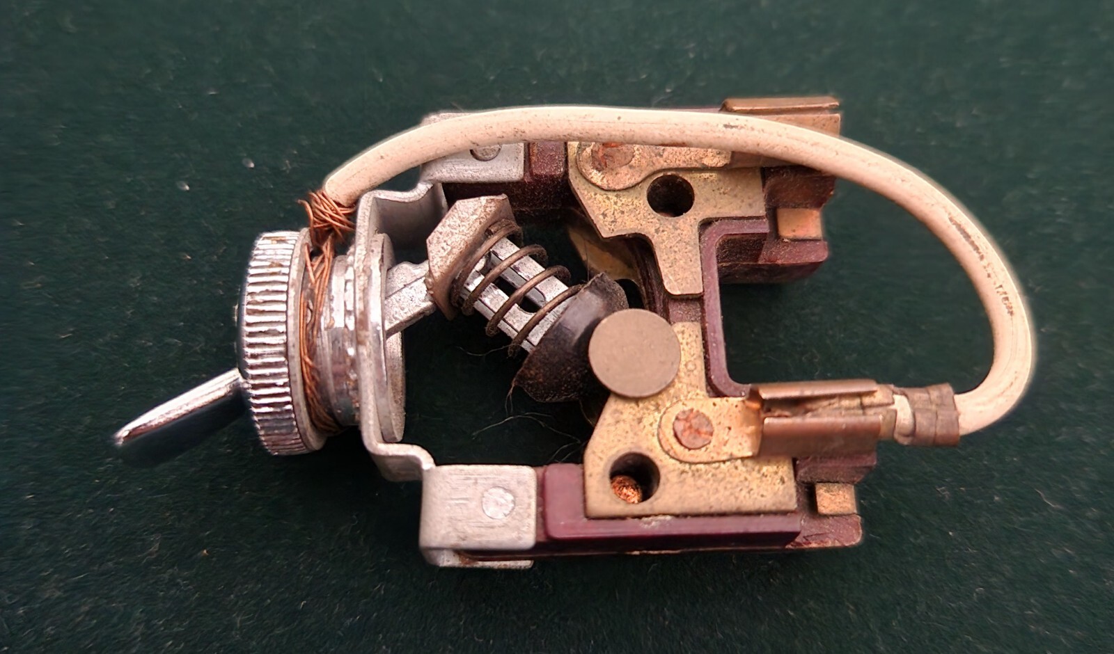 1963 MASERATI 3500 Dashboard Button, Switch & Door Switch W/ Various Components
