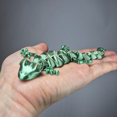 Articulated Mini Lizard Toy- Decor for Stress Relief, Desk Gift Toy