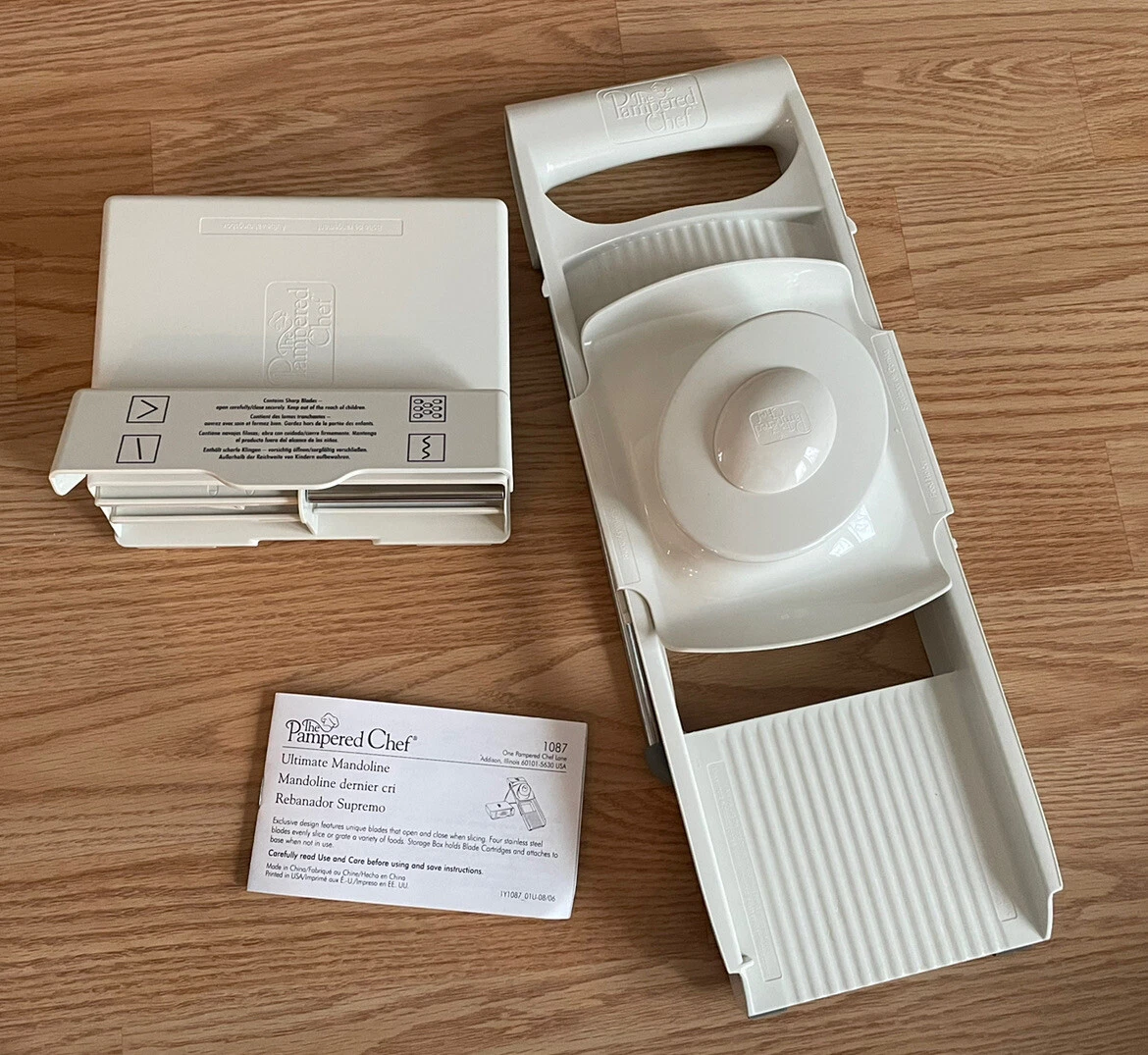 Pampered Chef Ultimate Mandoline Slices & Grates 4 Blades w/Case 1087
