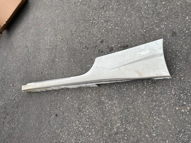 13 FERRARI 458 ITALIA COUPE OEM LEFT DRIVERS SIDE ROCKER TRIM MOULDING 81361900