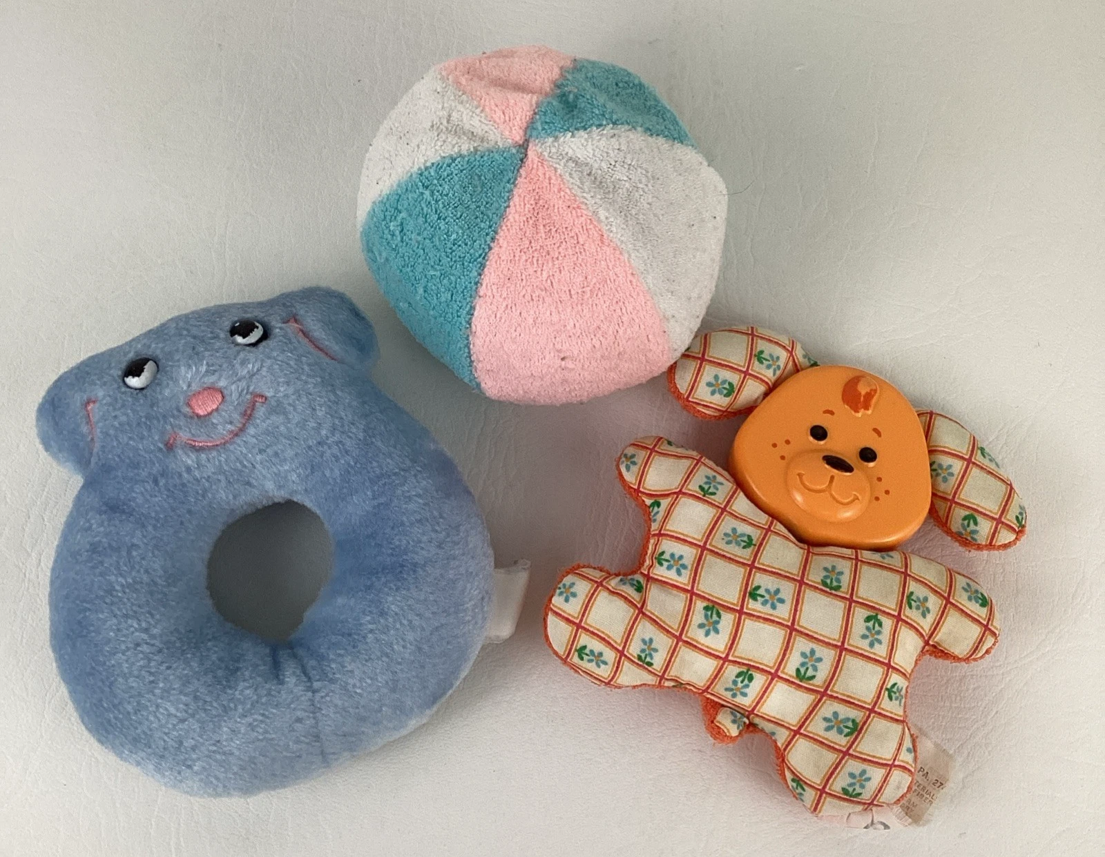 Fisher Price Soft Shakes Baby Toy Lot Plush Rattle Teether Vintage 1982 Ball Dog