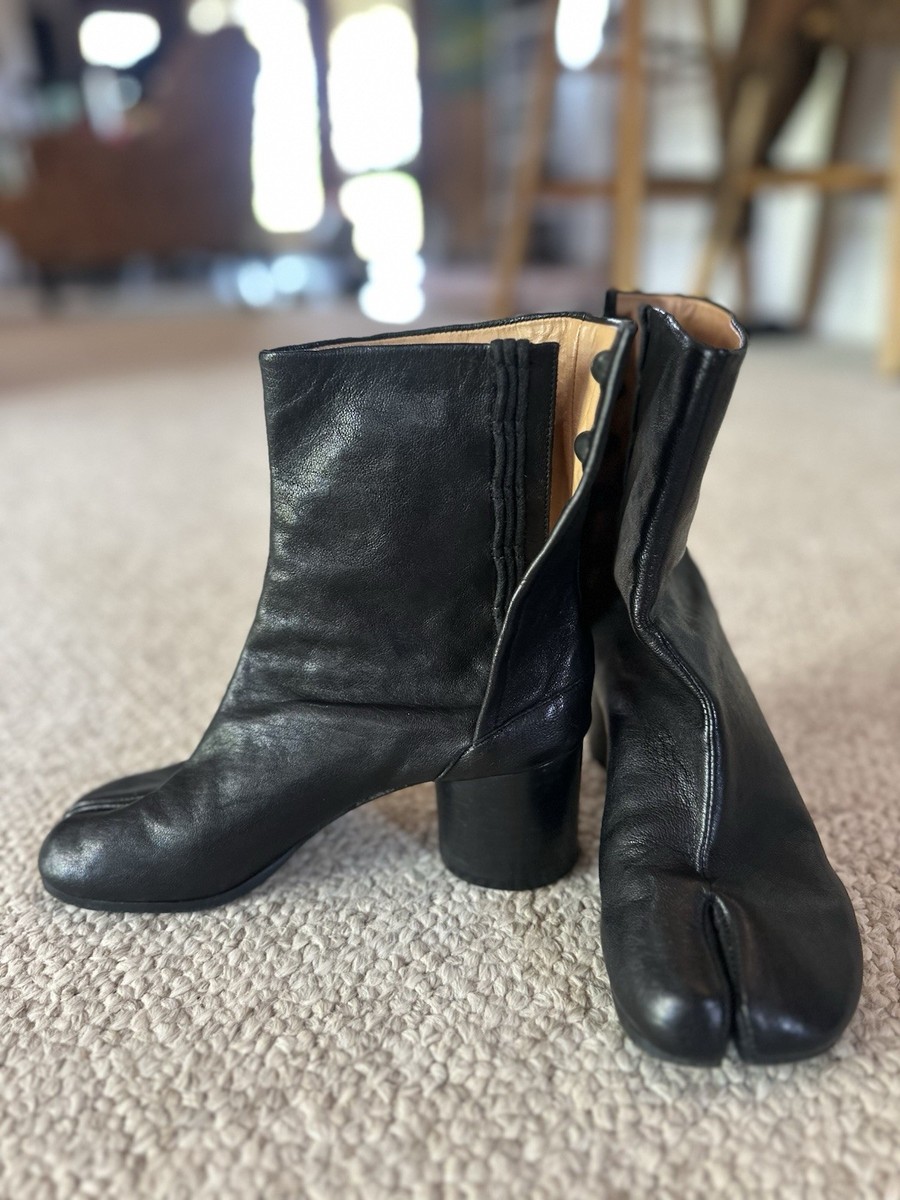 Maison Margiela Tabi Split-Toe Black Leather Ankle Boots Women's