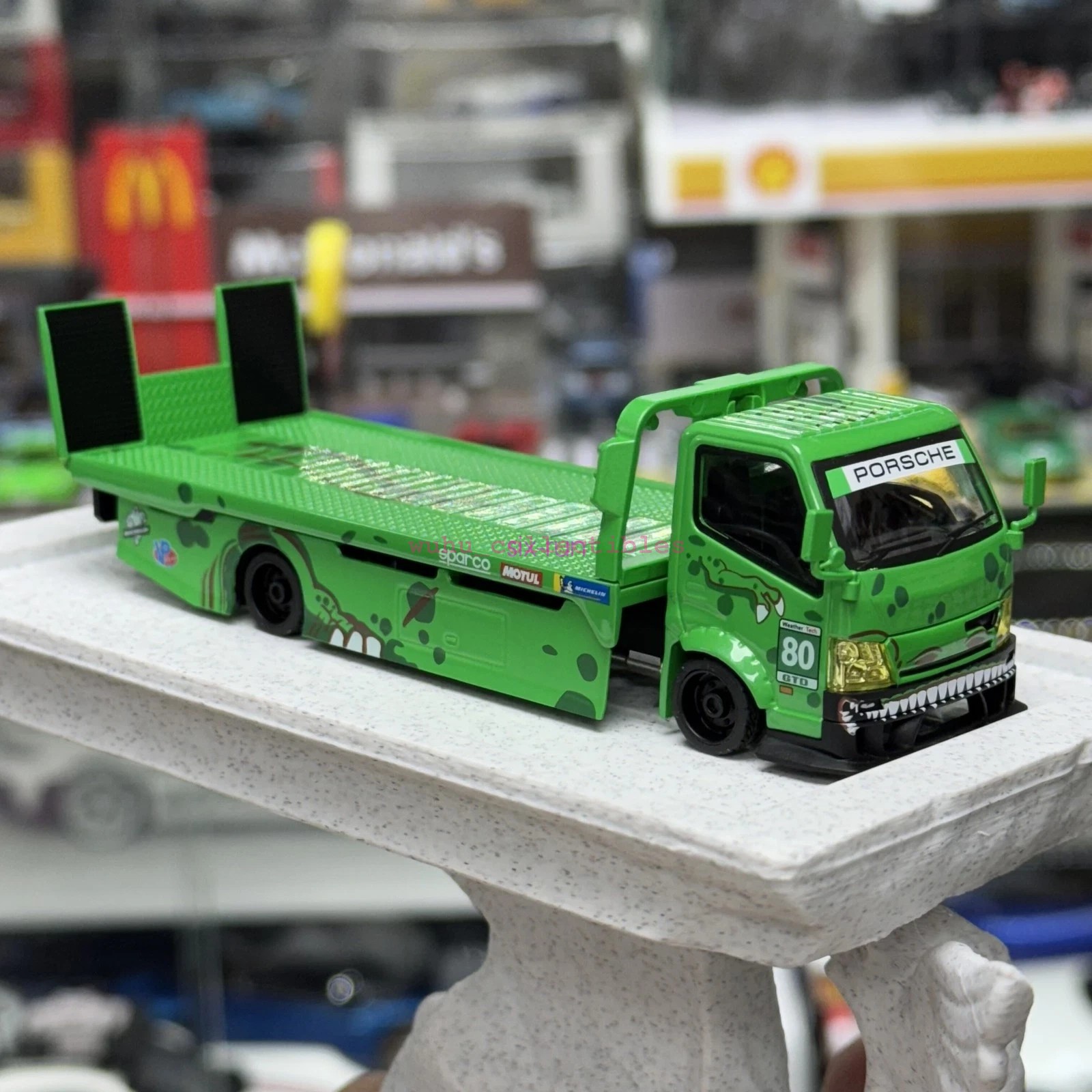 1:64 H300 Custom Tow Flatbed Truck Dinosaur Model Diecast Metal Car Pink Green