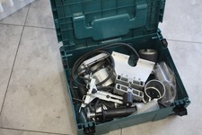 Makita RT0700C 240v router with accessories
