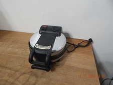 NICE!  Vitantonio Premier 1600 Five of Hearts Shaped Waffle Maker - USA - WORKS!
