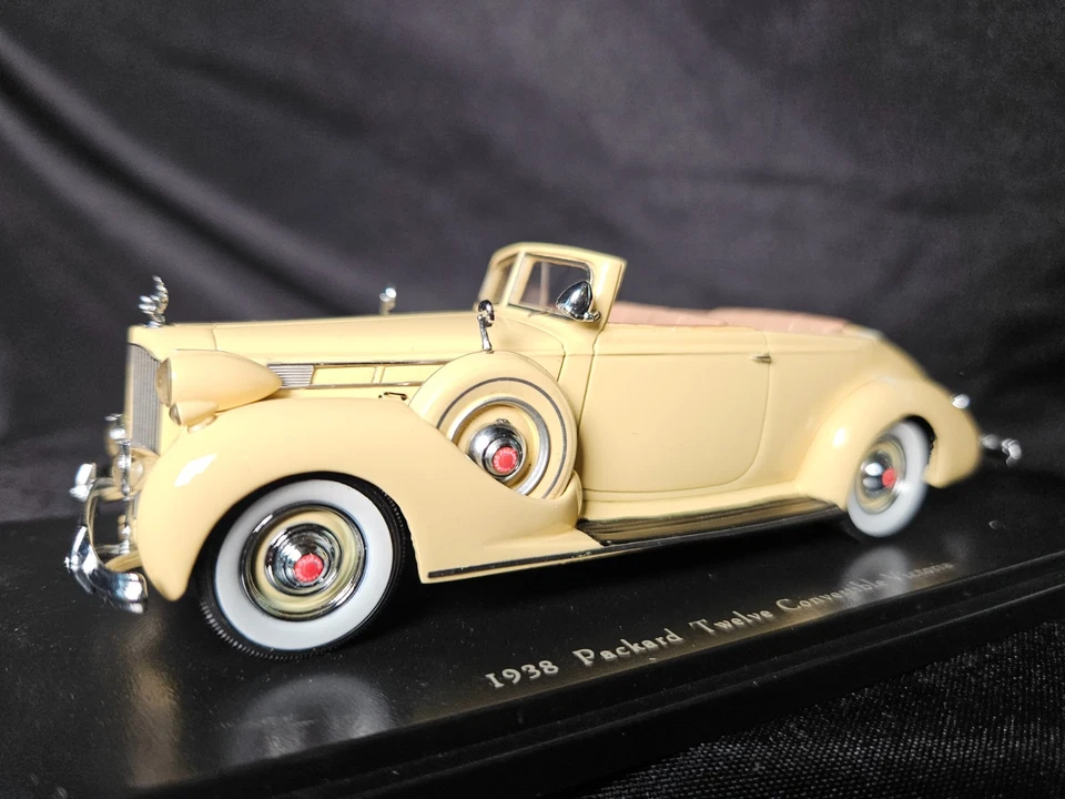 Automodello 1938 Packard Twelve Convertible Victoria 1:43 Scale Inv. #4236 - Image 2 of 4