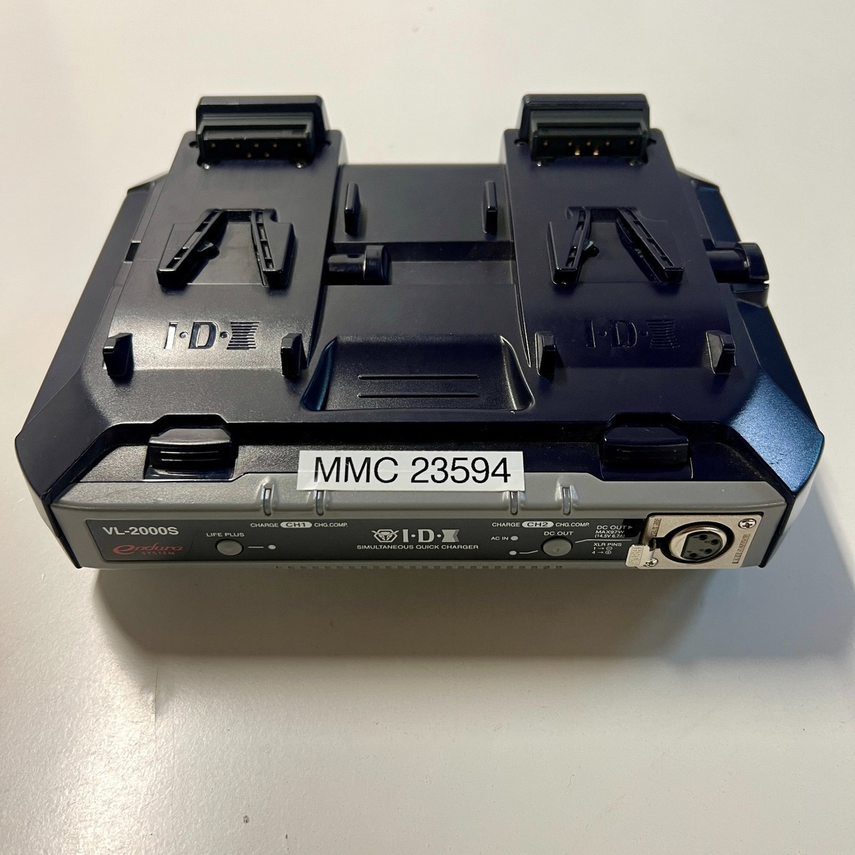 【極美品・元箱付】IDX VL-2000S Vマウント 2ch同時急速充電器 IDX VL-2000S 2-Channel Simultaneous V-Mount Quick Charger & 100W