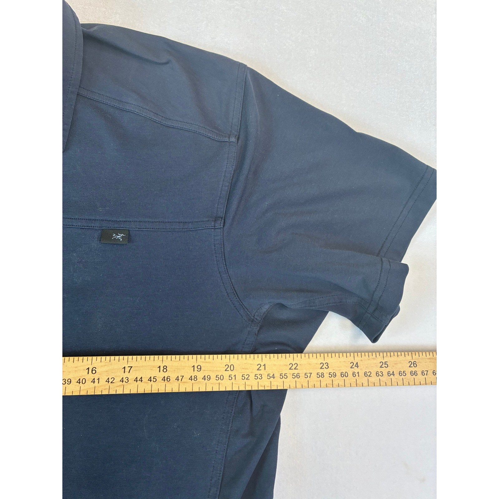 Arcteryx Captive Polo Shirt Mens XL Navy Blue Short Sleeve DryTech thumbnail 7