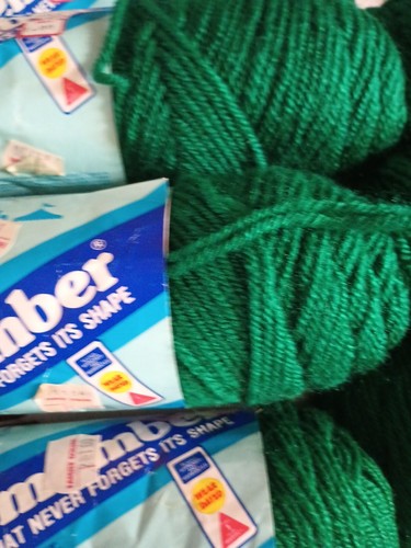 70's Carousel Yarn Lot of 7 Skeins VTG Acrylic 4 Ply Worsted 454 Alpine Green - Picture 2 of 6