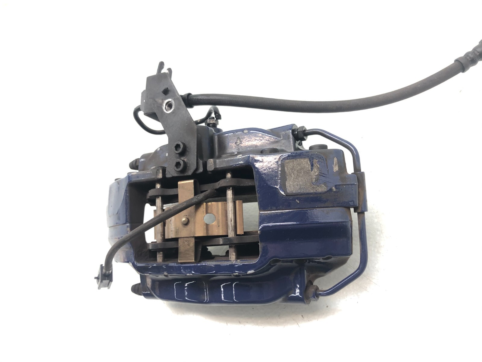 2014-2020 MASERATI GHIBLI LEFT DRIVER REAR BRAKE CALIPER BREMBO W/ PADS OEM.