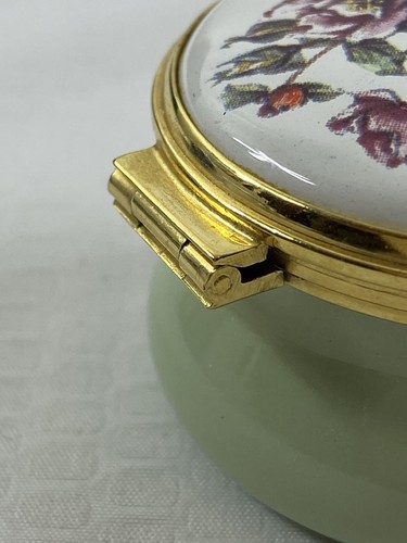 Kingsley Enamels - "I Love You" - Trinket Box, Green w/White Floral Top- England - Picture 12 of 13