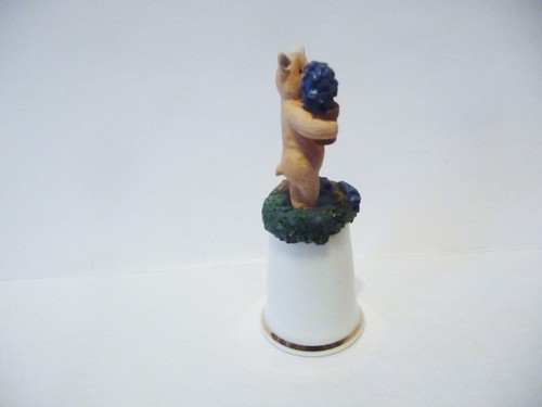 THIMBLE STERLING CLASSIC HANDPAINTED PEWTER TOPPER OF PIG GARDENING - Picture 4 of 5