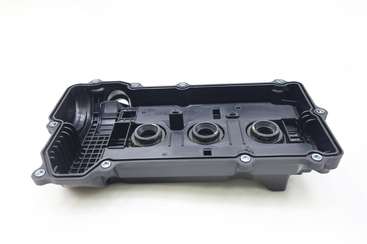 NEW OEM Mitsubishi Engine Valve Cover 1035B156 Mitsubishi Mirage