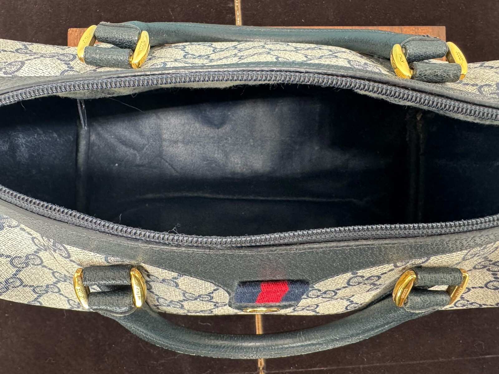 AUTHENTIC GUCCI HANDBAG, ACCESSORY COLLECTION, IN… - image 14