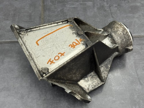 BMW F10 F11 F06 F01 Halter Antriebswelle Vorderachsgetriebe Lagerbock 7575061