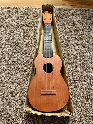 Vintage 1960 s 21  Kingston Ukulele NOS Original Box