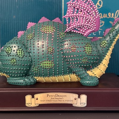 Disney WDCC413840 Main Street Electrical Parade Pete's Dragon