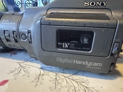 Sony DCR-VX1000 Digital Handycam 20x Optical Zoom MiniDV Super