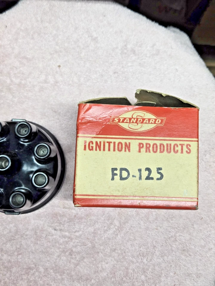 Крышка распределителя Ford Mercury V8 49 50 51 52 53 54 55 56 NAPA стандартная FD-125 новая из старых запасов - Изображение 2 из 4