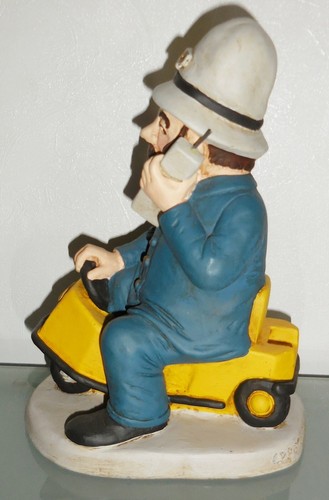 VINTAGE BIG CPP POLICE OFFICER SCULPTURE FIGURINE COLORFUL CALIFORNIA PLANT - Imagen 5 de 9