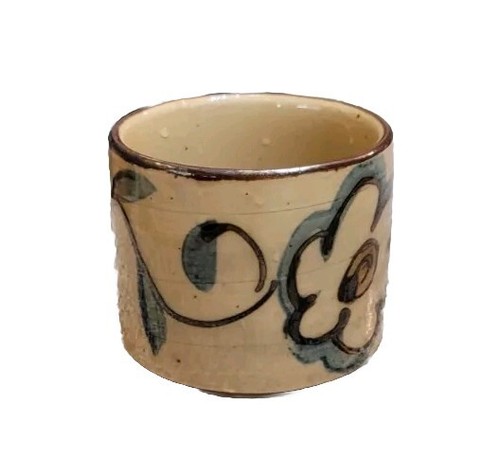 Gin Chaio Small Flower Tea Cup With Floral Design, Stoneware? - Picture 2 of 11