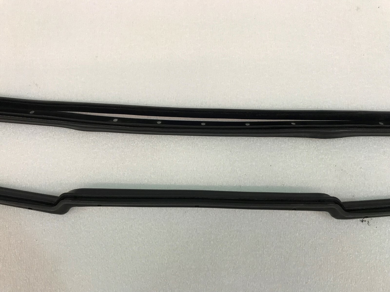 LAMBORGHINI GALLARDO SPYDER REAR WINDOW GLASS RUBBER GASKET SEAL OEM 407827460B