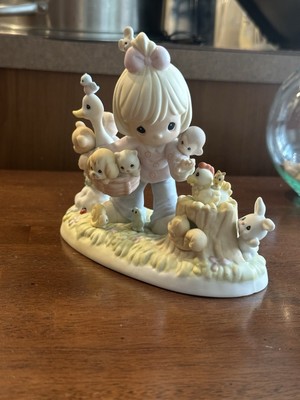 Precious Moments  Collecting Friends Along The Way  2000 Members Only Figurine