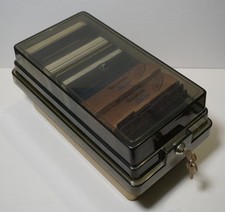 5,25" Diskettenbox mit Schlüssel + ca. 120 diverse Disketten (DD, HD, SS, DS)