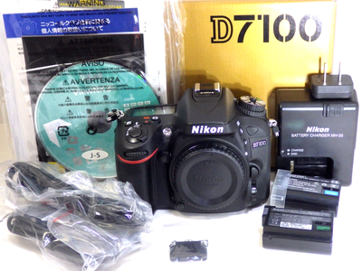 5,886 shots] Nikon D7100 24.1MP Digital SLR Camera Body Box