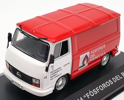 Altaya 1/43 Scale Diecast IR089 - Sava Pegaso J4 ''Fosforos Del Pireneo'' - Red