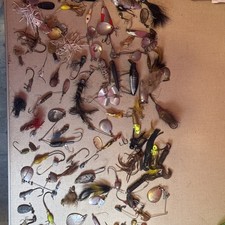 Lot d'hameçons et leurres de pêche lestés