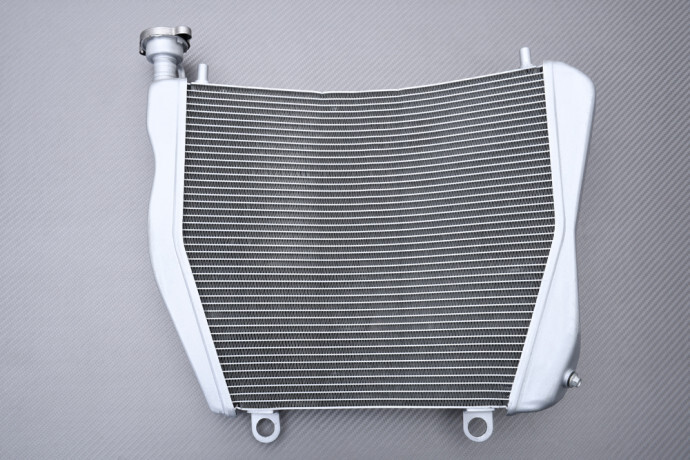 Radiateur eau Ducati Streetfighter V4S idéal pour vos sorties sur circuit et trajets