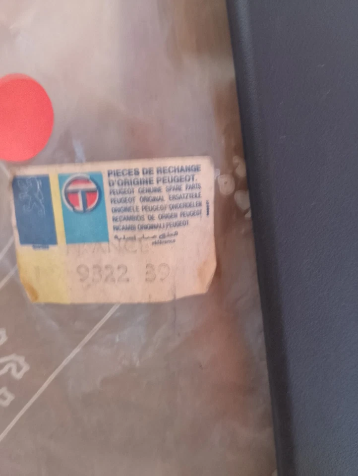 Moldura pilar peugeot 405 9322.39 Foto 2 de 3