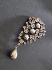 Belle BROCHE vintage, perles en verre et strass, BROOCH