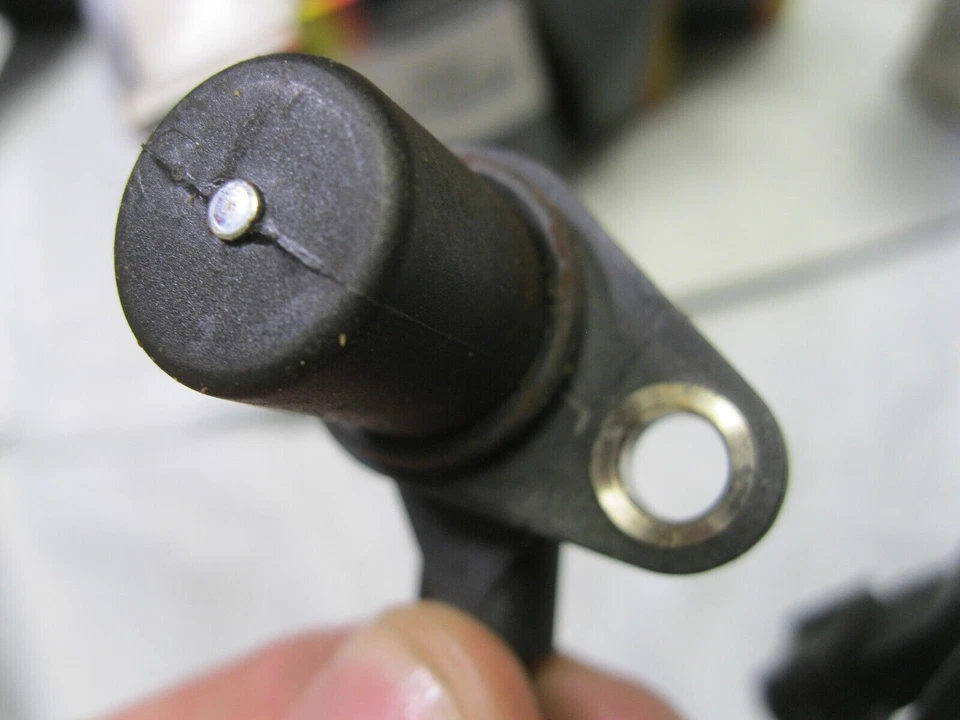 Airtex 5S1884 Engine Crankshaft Position Sensor Foto 4 de 4