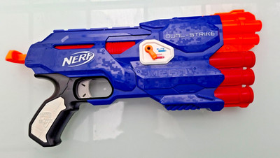 Nerf Dual-Strike Elite & Mega Blaster inkl. Darts