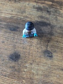 Lego Jurassic World Dr. Henry Wu White Lab Coat Minifigure 75919