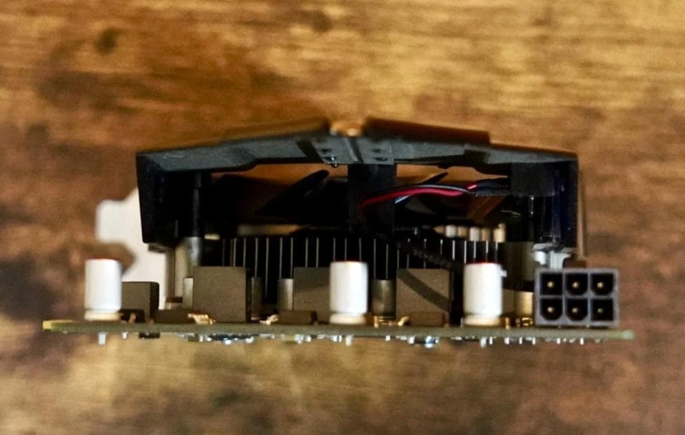 Sapphire Vapor-x Hd5770 Oc 1gb Graphics Card Efi-enabled Gaming Overclocked - Image 3 of 4