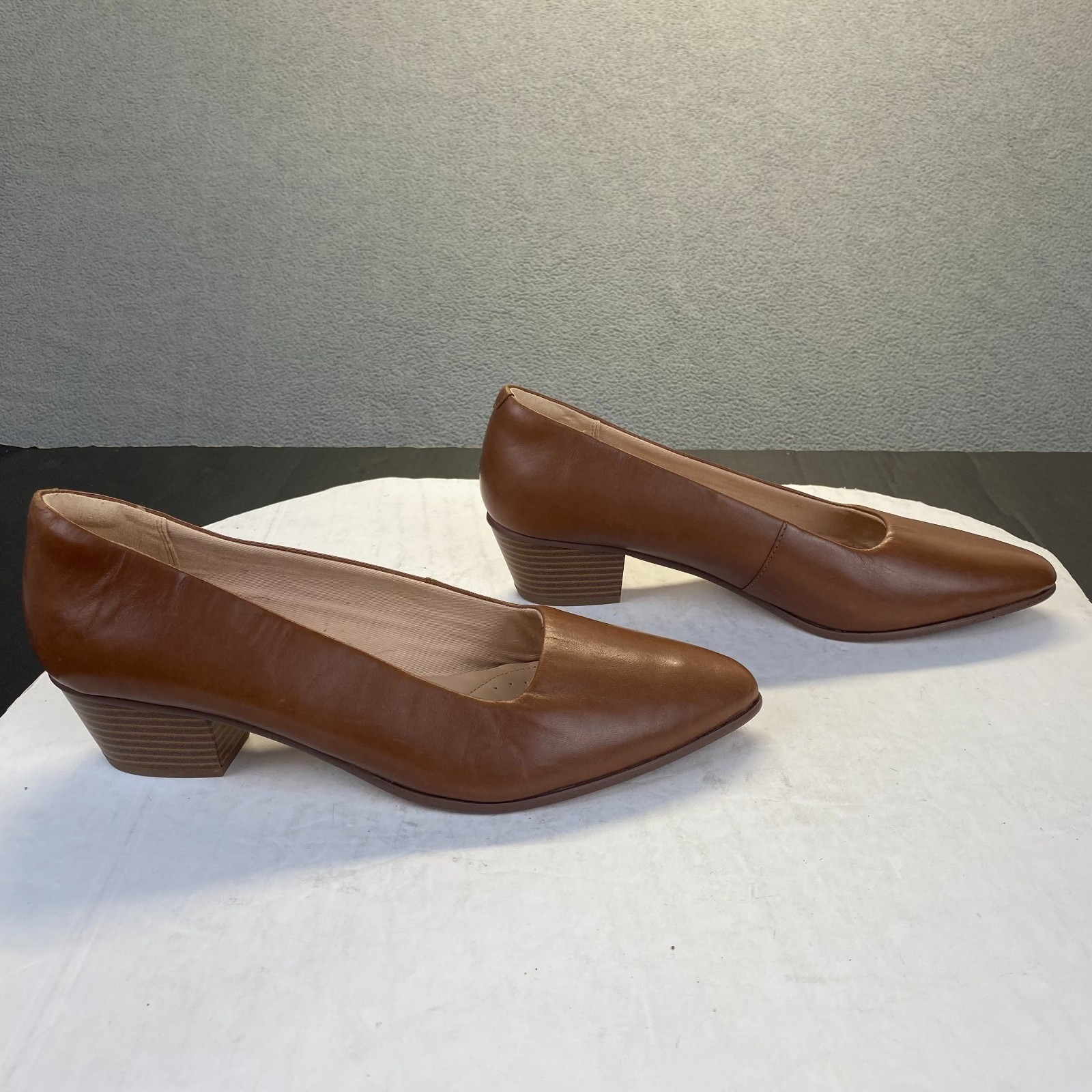 Clarks Brown Leather Pumps Size 10 M Comfortable Classic Office Shoes