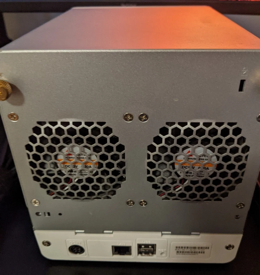 Synology NAS Disk Station DS411j 4 Bay Network Attached Storage - Image 3 of 4