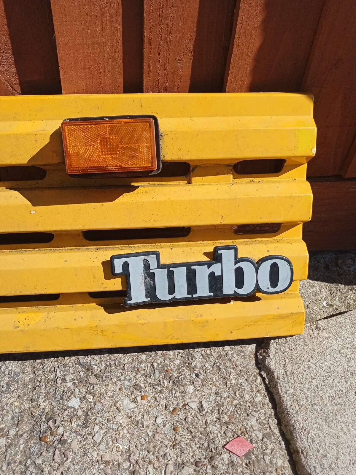 RENAULT TRUCK MIDLINER 1990s ERA FRONT GRILLE AND BADGES 