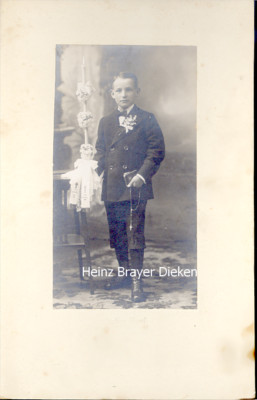1900,  Junger Mann, Kommunion, schw-w., ca. 10 x16 cm, Atelier: Herf Frankfurt