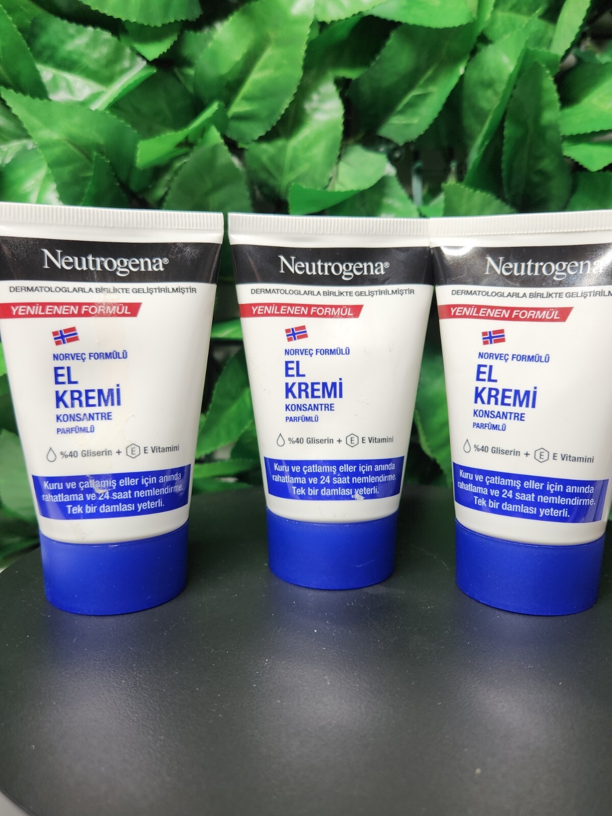 Neutrogena Norwegian Formula Dry Hand Cream, Perfumed 3 Pack