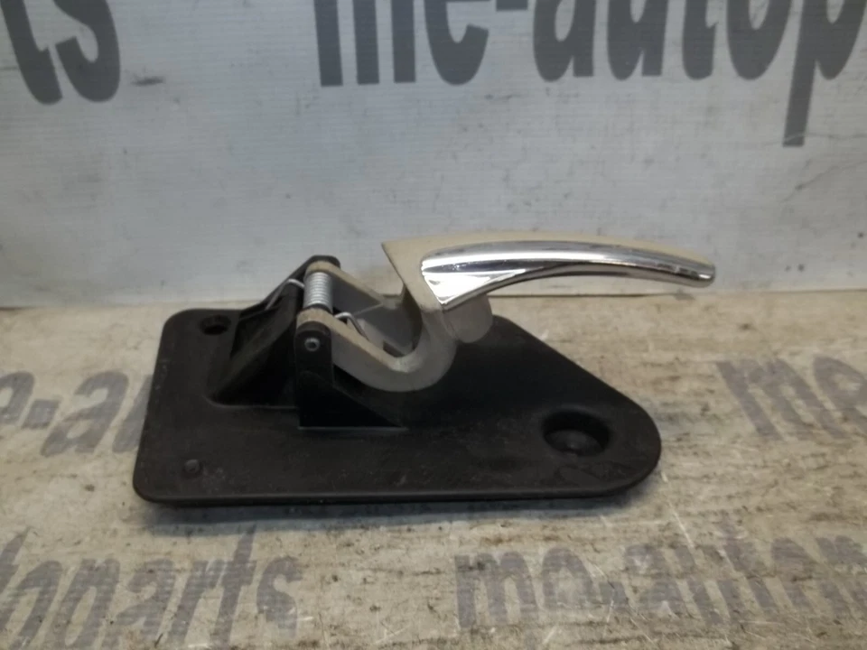 97-99 CADILLAC CATERA OEM LADO DERECHO PASAJERO TRASERO INTERIOR MANIJA PUERTA Foto 4 de 4