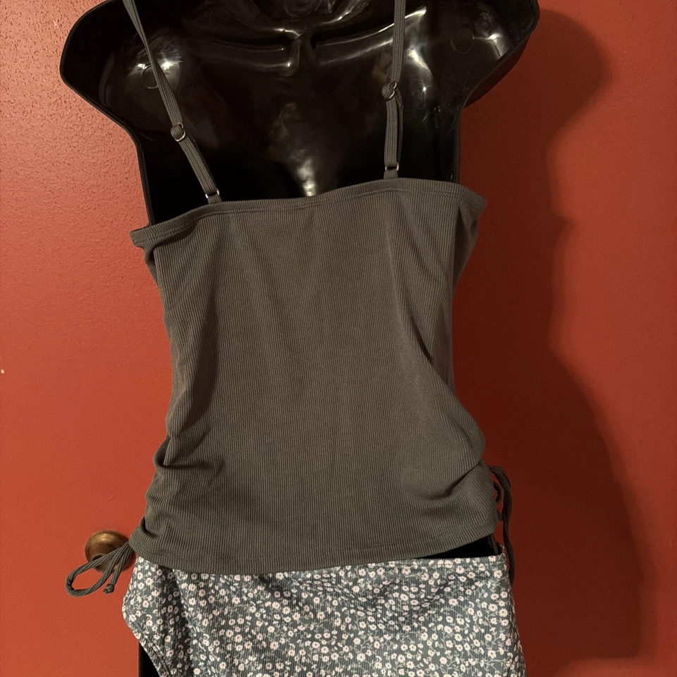 Conjunto de Bikini Talla M Verde Oliva y Blanco Palmeras 2 Piezas Traje de Baño Foto 4 de 4